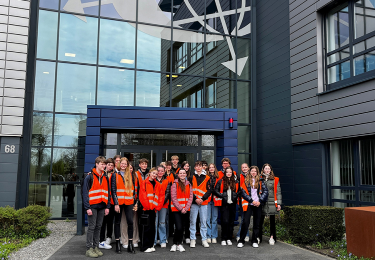 Die Klasse 9A besichtigt die Osnabrücker Spedition Koch International in Osnabrück.